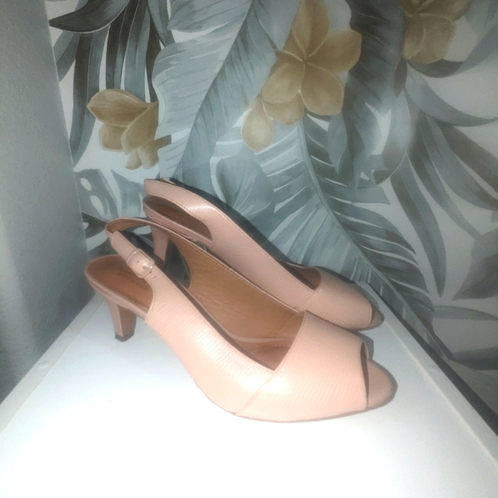 Pink heel